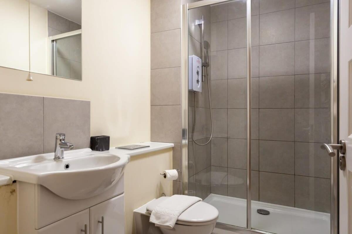 Characterful 2 Bedroom In Brixton * Londra